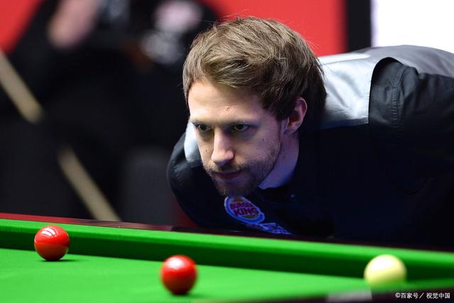 论员们对其 论员们对其